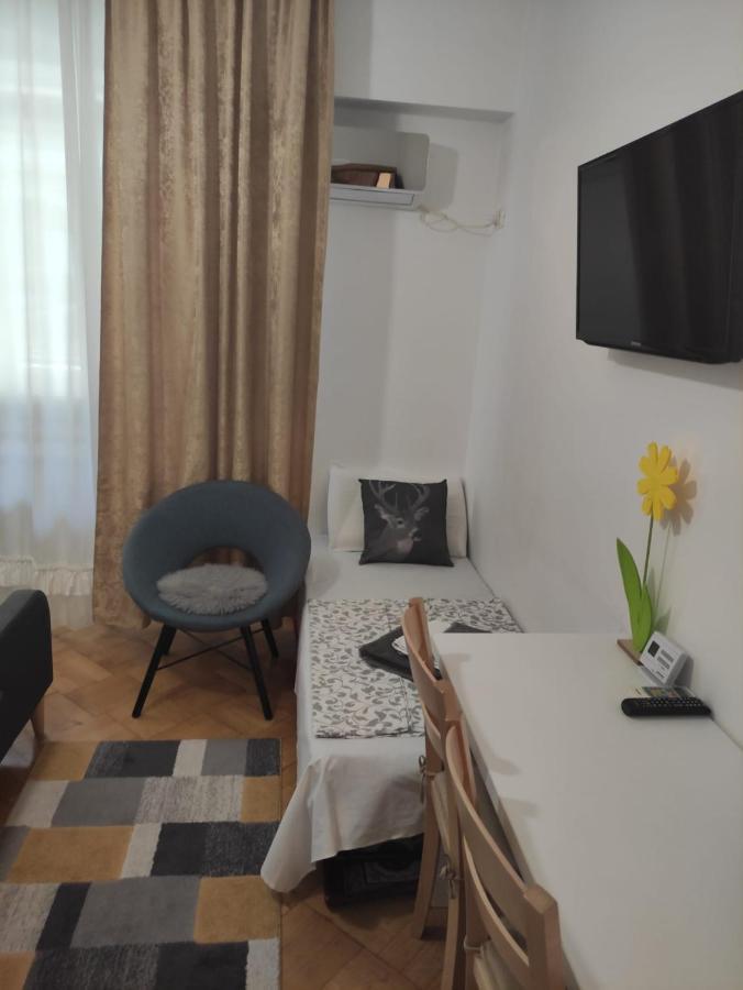 Nice Studio In Old Town Bukarest Kültér fotó