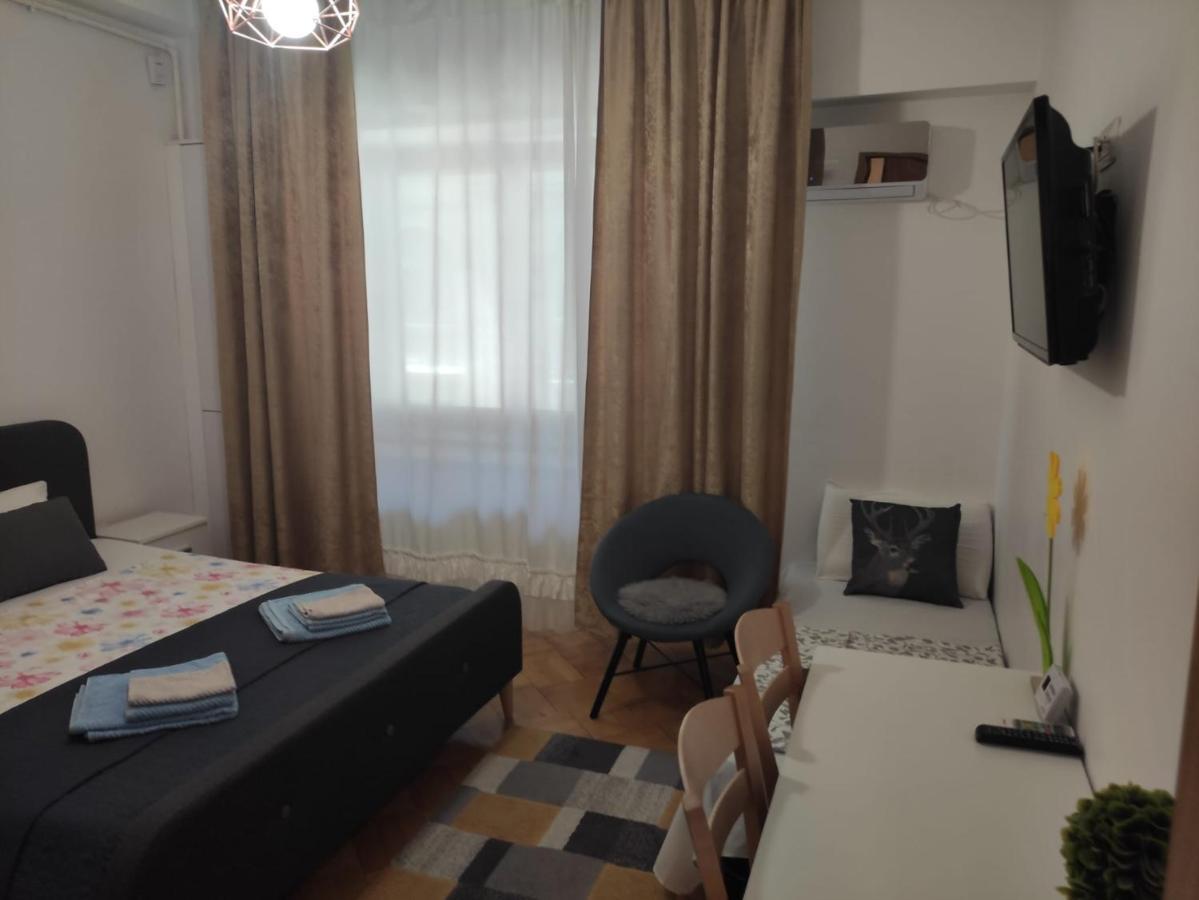 Nice Studio In Old Town Bukarest Kültér fotó